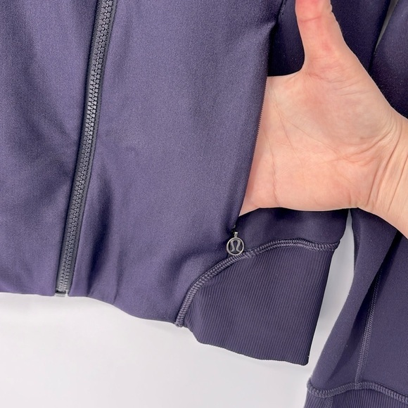 Lululemon Asymmetrical Zip Emerge Renewed Jacket Women’s Size 10 in Black Grape - Picture 8 of 14